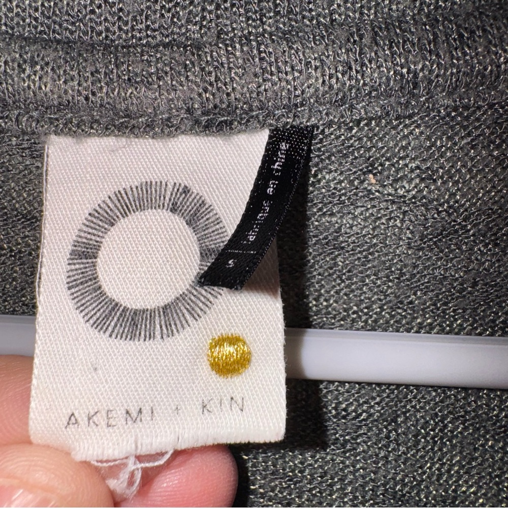 Anthro Akemi + Kin Women’s Petal Tee Embroidered Top Olive Green Boxy Small - Picture 4 of 6